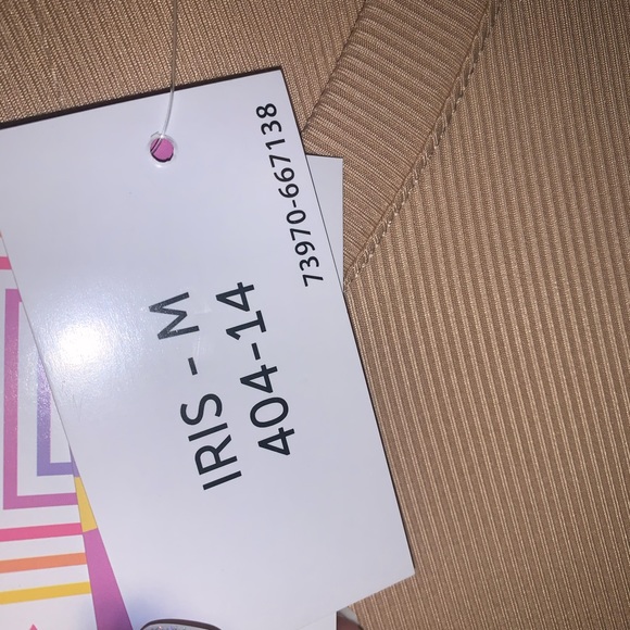 Lularoe Iris - Picture 2 of 4